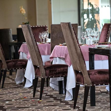 Royal Marang Hotel Phokeng Экстерьер фото Restaurant