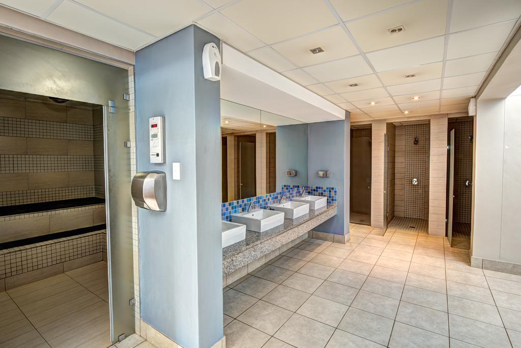 Royal Marang Hotel Phokeng Экстерьер фото A public restroom in the United Kingdom