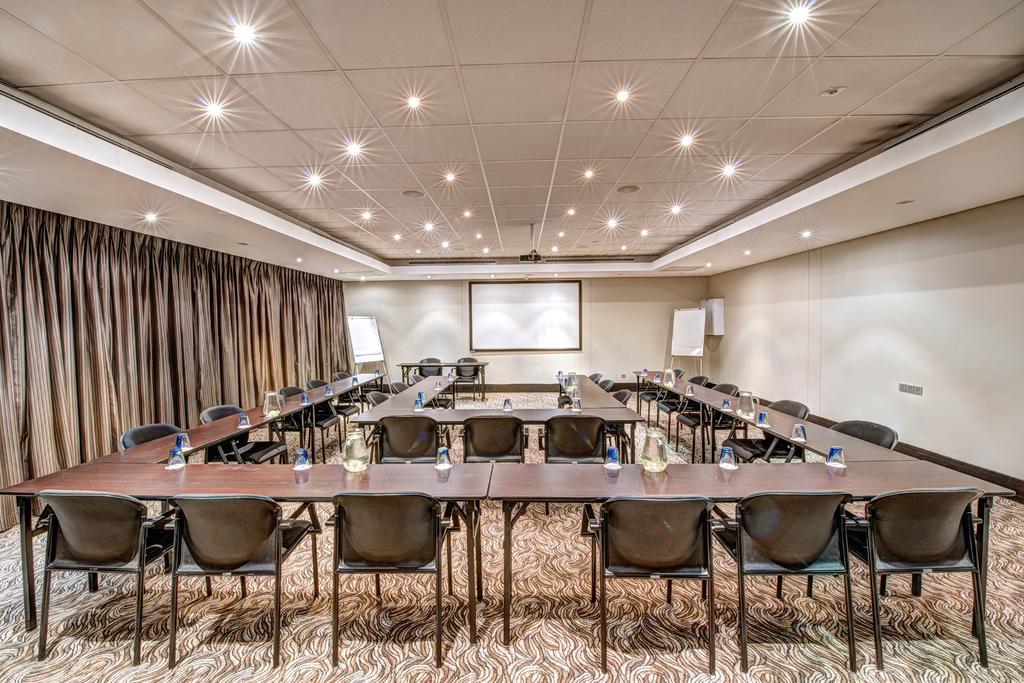 Royal Marang Hotel Phokeng Экстерьер фото Meeting room
