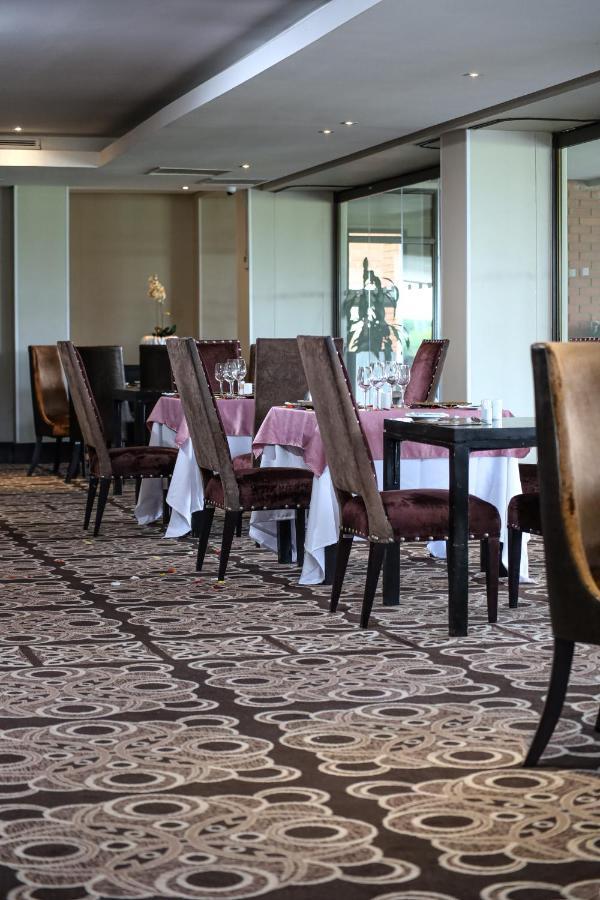 Royal Marang Hotel Phokeng Экстерьер фото The restaurant