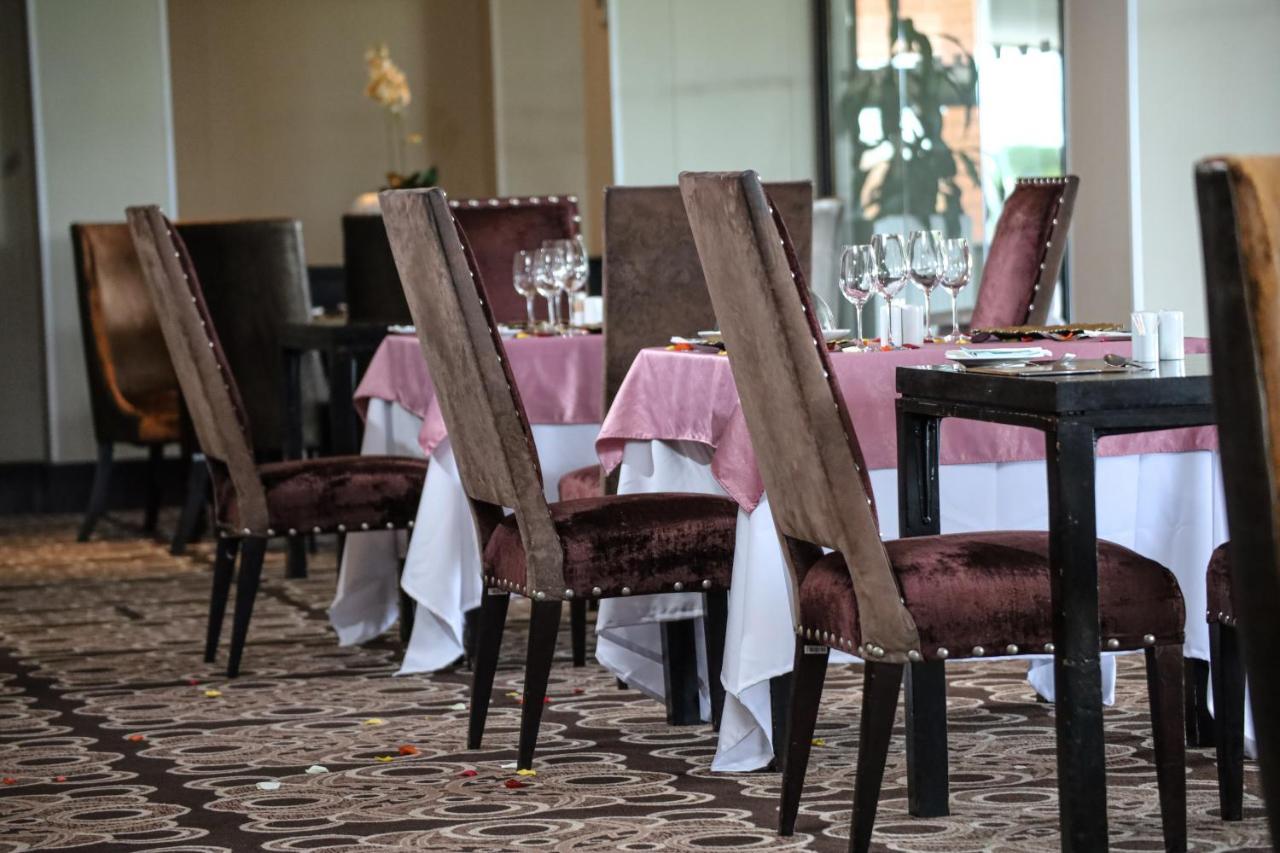 Royal Marang Hotel Phokeng Экстерьер фото Restaurant